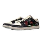 [Custom Black, red and green for men on a snowy Christmas night]  Dunk Skateboarding Shoes Men - Image 3