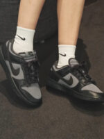 [Custom Black Rose] Suede Dunk Skateboarding Shoes Unisex - Image 7