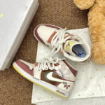 [Custom Winter Wish] Air Jordan 1 Mid - Top Skateboarding Shoes Unisex