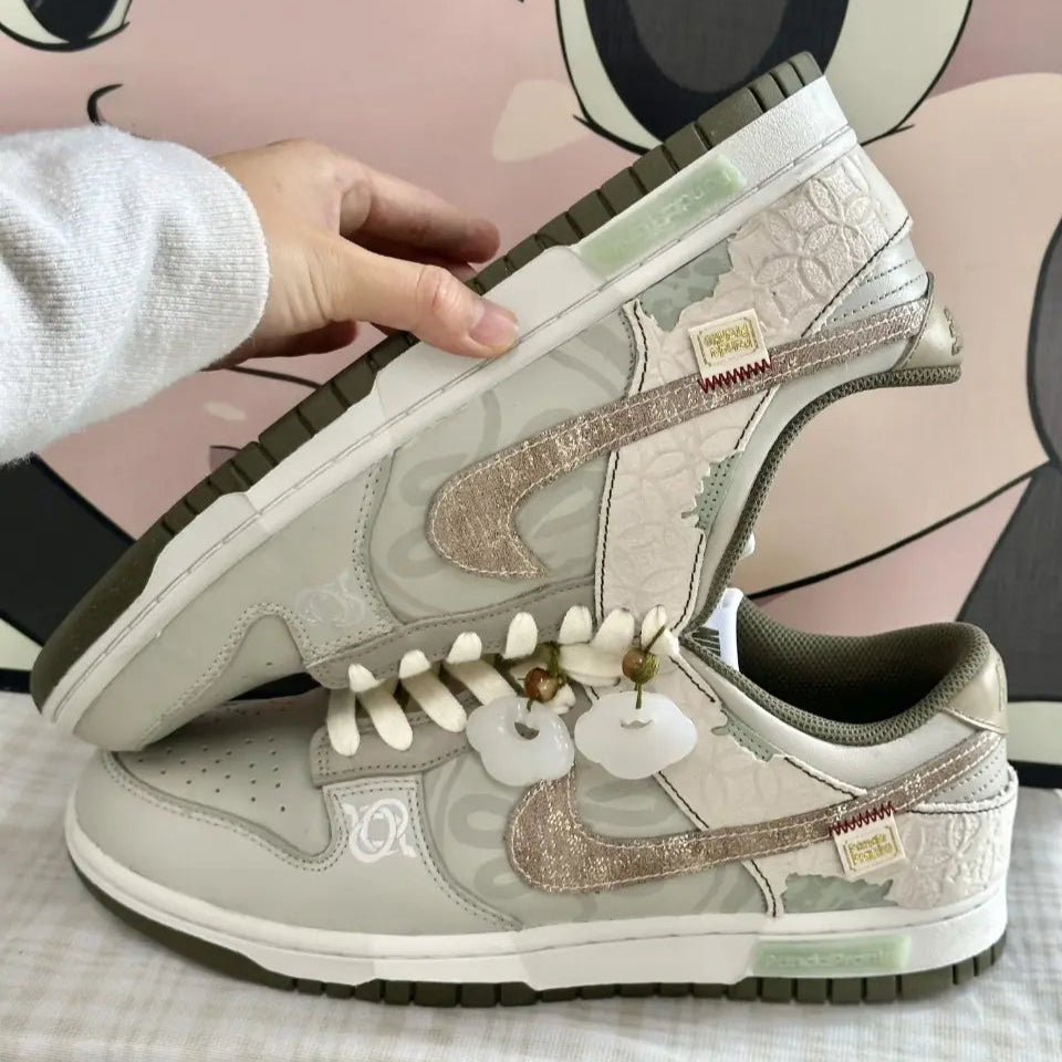 2365618515_modelPGJM10model_byte449678byte_663fb25aa85b037f6cf6ffe1dcb836f0_du_android_w960_h1280.jpg Evergreen Wood and Jade - Women's Dunk Low Custom - Image 1