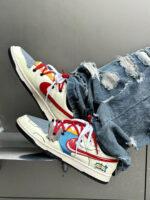 [Custom The male model's battle damage is as high as white and blue]  Dunk Skateboarding Shoes Men Low-top White/Blue/Red - Image 6