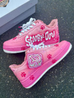 [Customized Scooby Snacks on Feet] Air Force 1 Low-top Shoes Hand-drawn Unisex Pink - Image 2